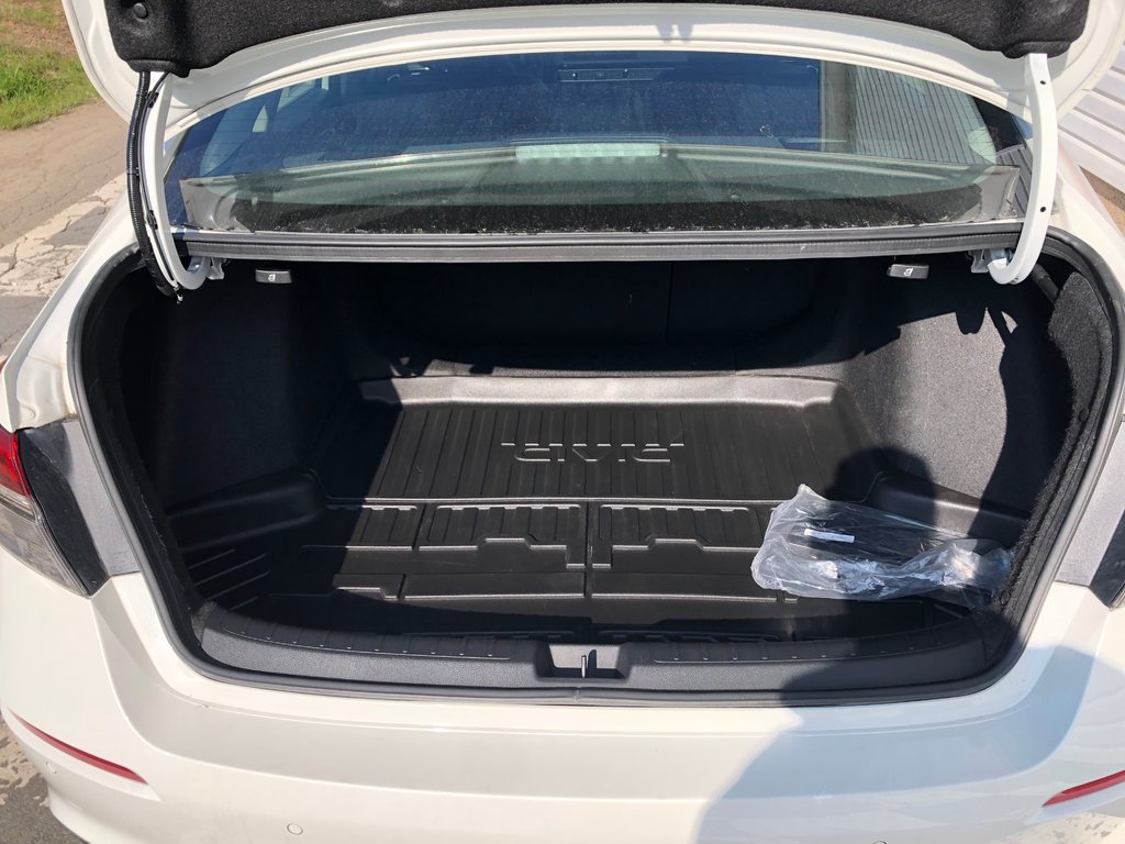 2024 Honda Civic Touring - power seats, hands free, reverse camera in Kentville, Nova Scotia - 23 - w1024h768px