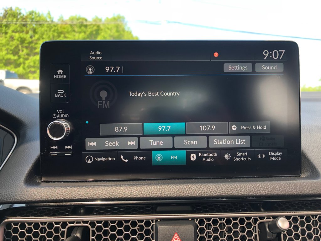 2024 Honda Civic Touring - power seats, hands free, reverse camera in Kentville, Nova Scotia - 12 - w1024h768px