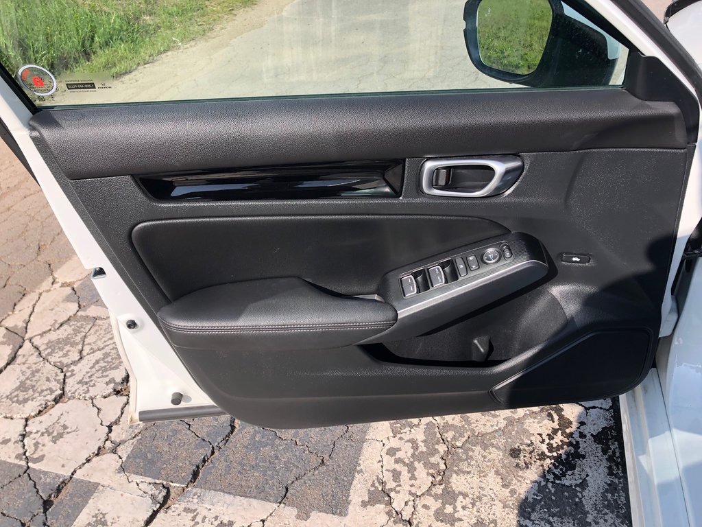 2024 Honda Civic Touring - power seats, hands free, reverse camera in Kentville, Nova Scotia - 17 - w1024h768px