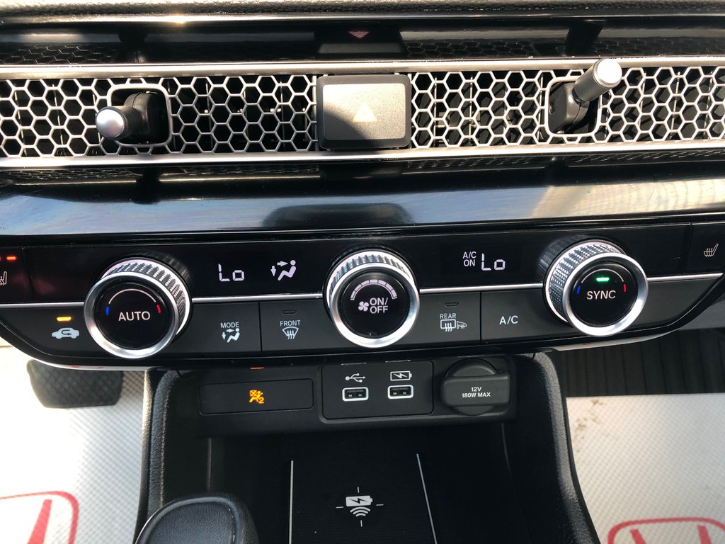 2024 Honda Civic Touring - power seats, hands free, reverse camera in Kentville, Nova Scotia - 14 - w1024h768px