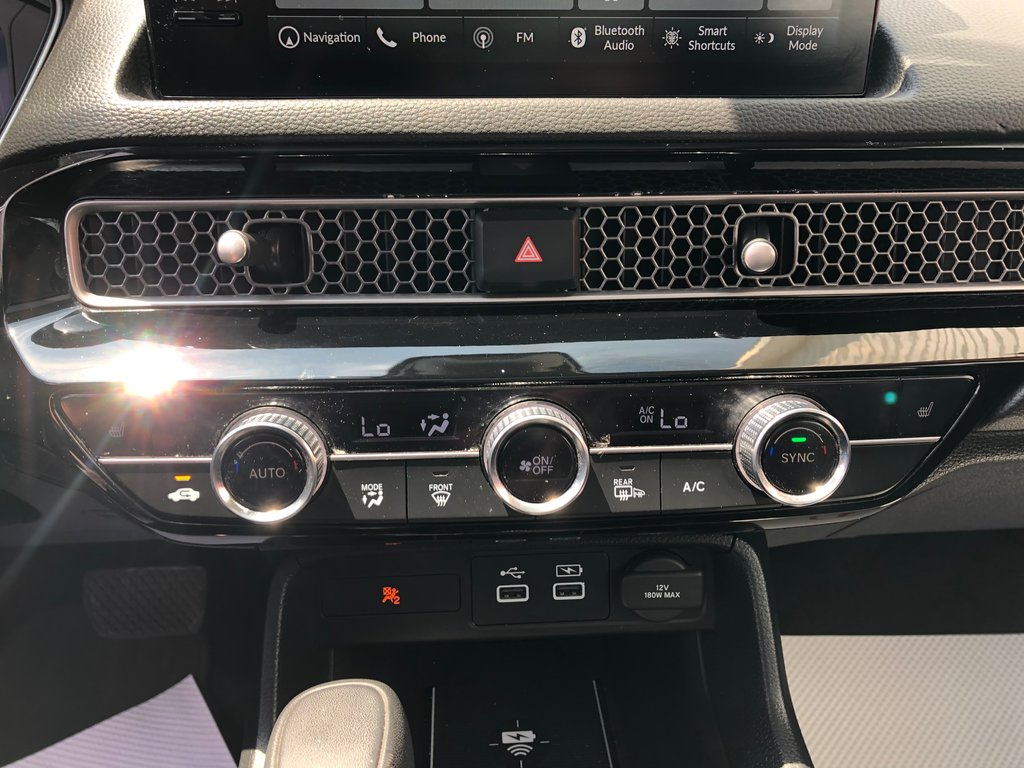 Honda Civic Touring - power seats, hands free, sunroof, a/c 2024 à Kentville, Nouvelle-Écosse - 14 - w1024h768px