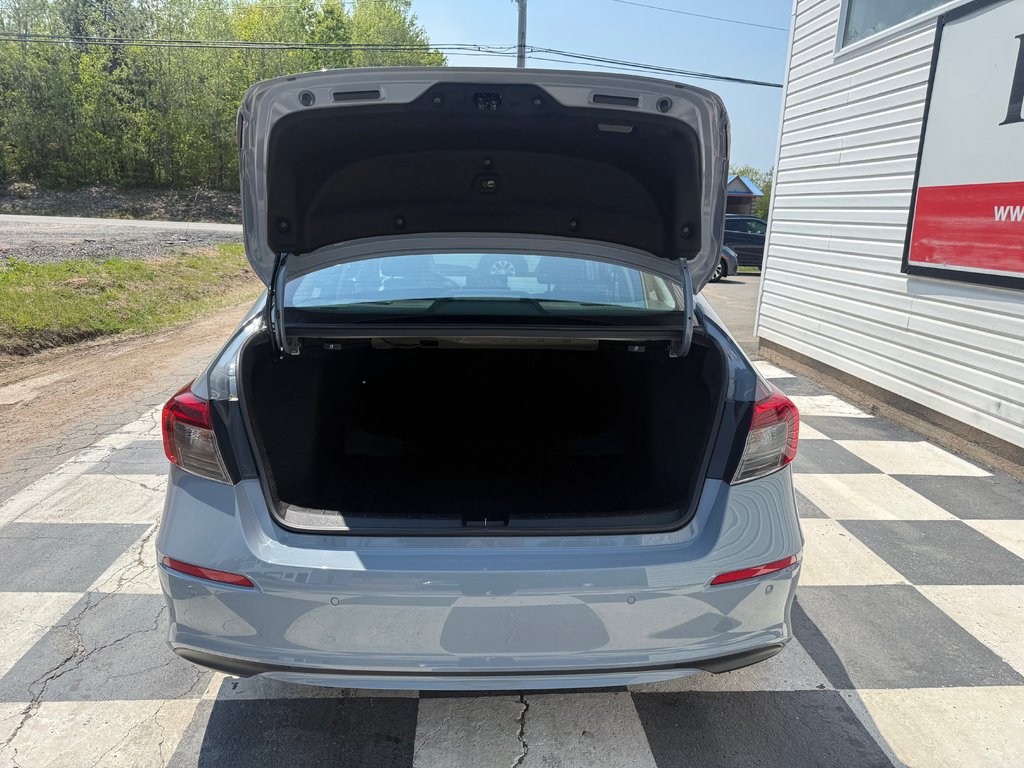2024 Honda CIVIC Touring, keyless entry, backup camera, Bluetooth in COLDBROOK, Nova Scotia - 16 - w1024h768px