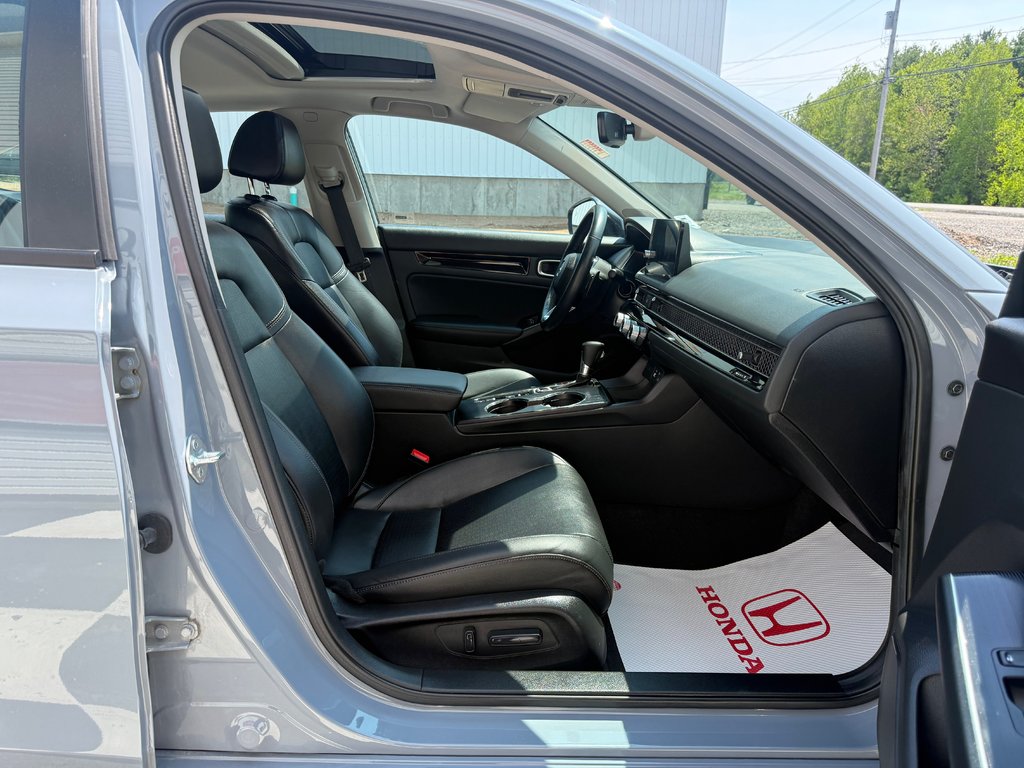 2024 Honda CIVIC Touring, keyless entry, backup camera, Bluetooth in COLDBROOK, Nova Scotia - 20 - w1024h768px