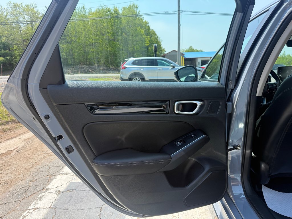2024 Honda CIVIC Touring, keyless entry, backup camera, Bluetooth in COLDBROOK, Nova Scotia - 14 - w1024h768px