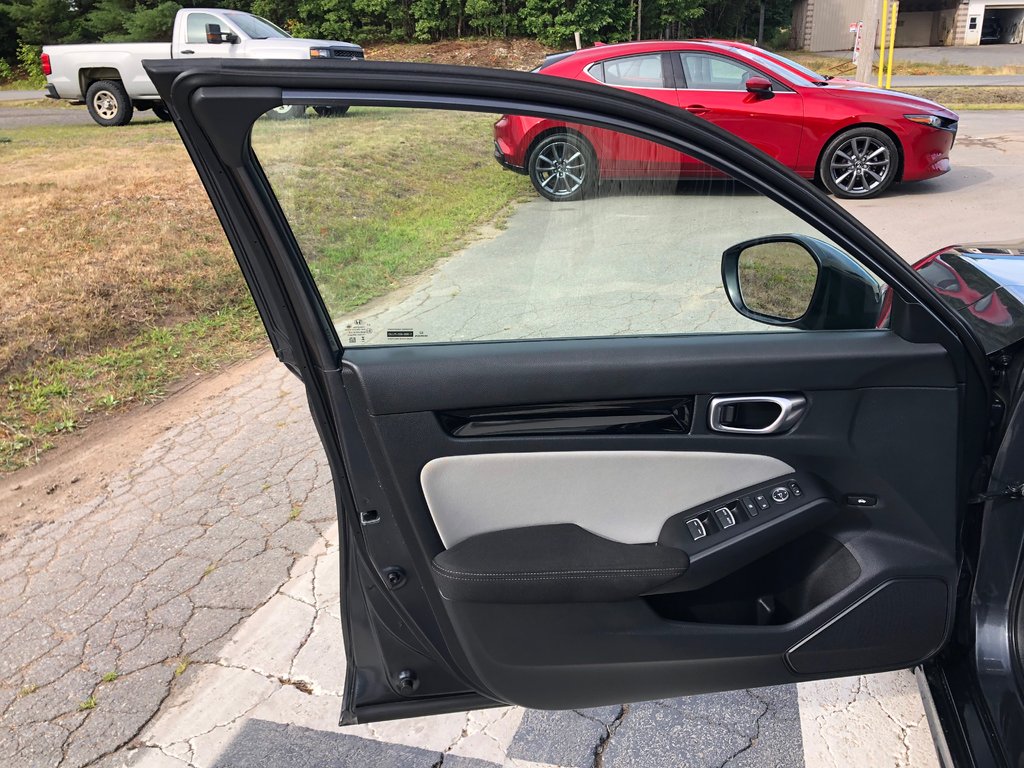 2025 Honda Civic Hybrid Sport Touring - Sunroof, Reverse Camera, Carplay in COLDBROOK, Nova Scotia - 7 - w1024h768px