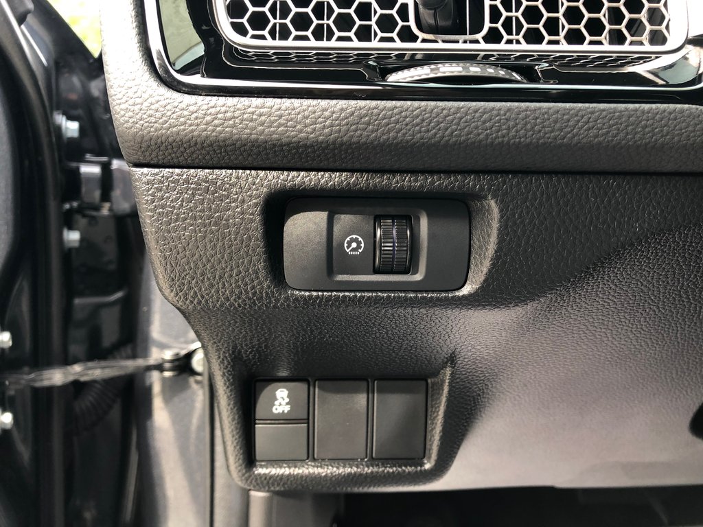 2025 Honda Civic Hybrid Sport Touring - Sunroof, Reverse Camera, Carplay in COLDBROOK, Nova Scotia - 9 - w1024h768px