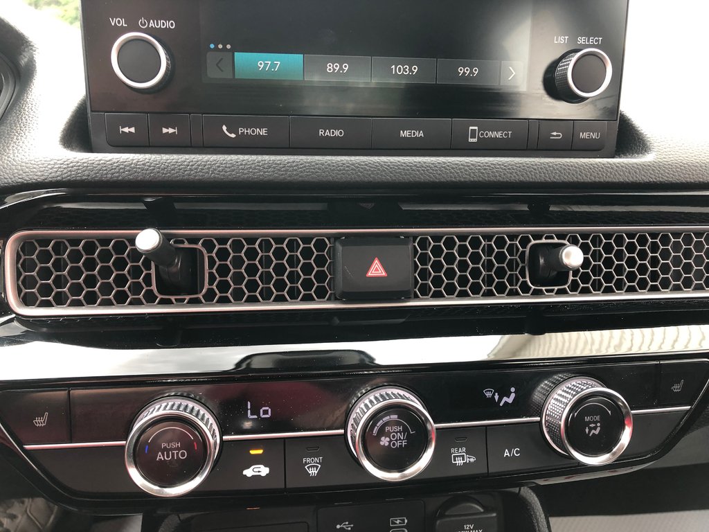 2025 Honda Civic LX - Reverse Camera, Lane Assist, Carplay, AC in COLDBROOK, Nova Scotia - 14 - w1024h768px