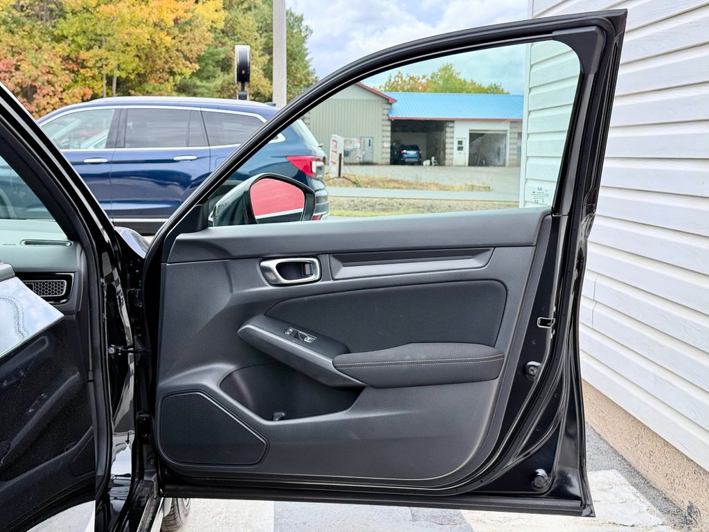 2025 Honda Civic Sport | Low Mileage! Sunroof, CarPlay, USB-C Ports in COLDBROOK, Nova Scotia - 24 - w1024h768px