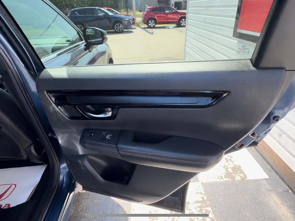 2023 Honda CR-V HYBRID Touring - sunroof, power seats, cruise control a/c in COLDBROOK, Nova Scotia - 23 - w1024h768px