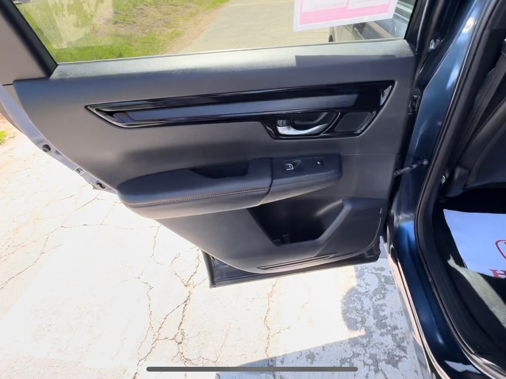 2023 Honda CR-V HYBRID Touring - sunroof, power seats, cruise control a/c in COLDBROOK, Nova Scotia - 19 - w1024h768px