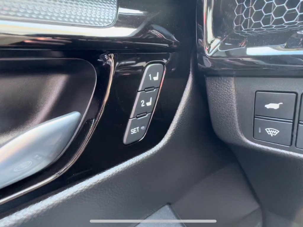 2023 Honda CR-V HYBRID Touring - sunroof, power seats, cruise control a/c in COLDBROOK, Nova Scotia - 8 - w1024h768px