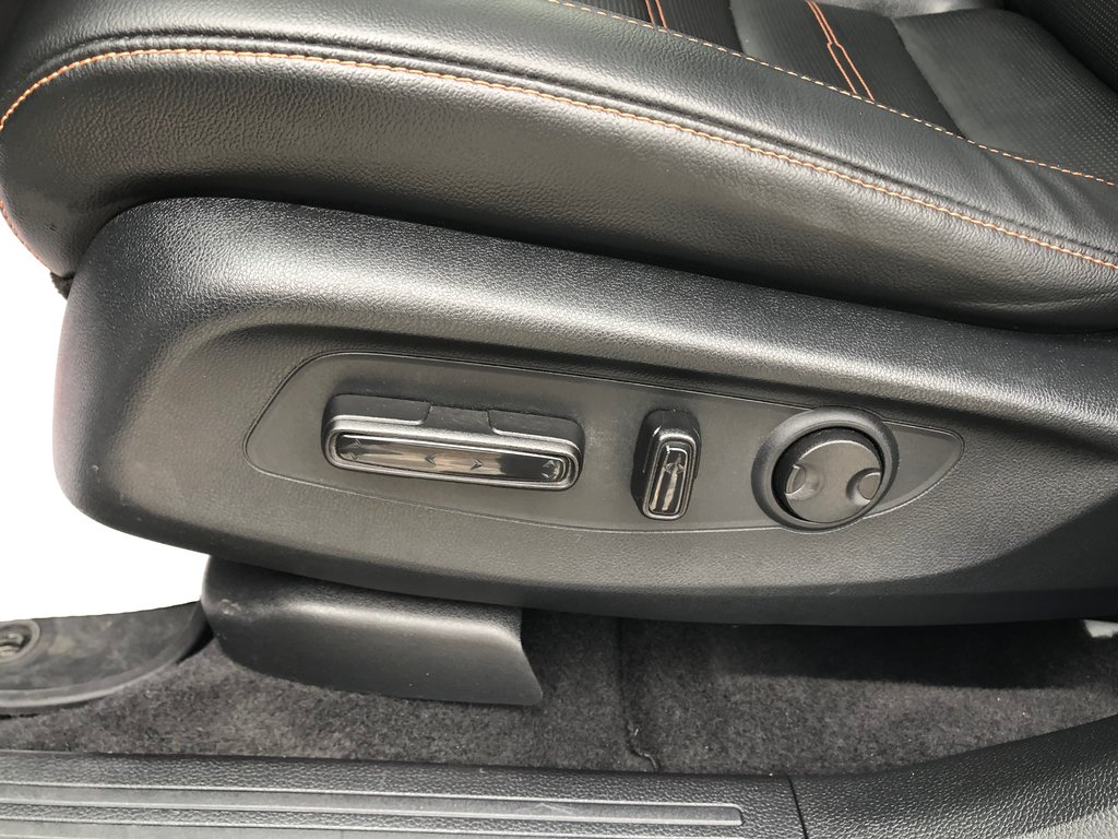 2023 Honda CR-V HYBRID Touring - power & heated seats, dual climate zones in COLDBROOK, Nova Scotia - 18 - w1024h768px
