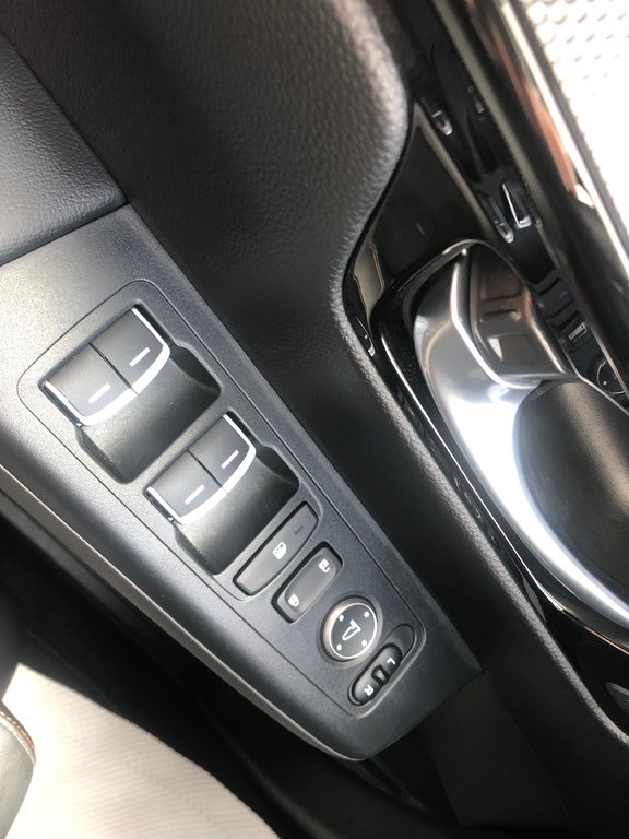 2023 Honda CR-V HYBRID Touring - Leather Seats, Reverse Camera,Push Start in COLDBROOK, Nova Scotia - 7 - w1024h768px