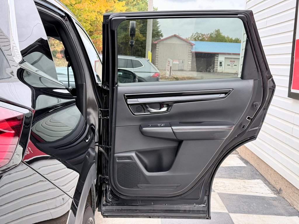 2023 Honda CR-V HYBRID Touring | Power Seats, Sunroof, CarPlay in COLDBROOK, Nova Scotia - 25 - w1024h768px