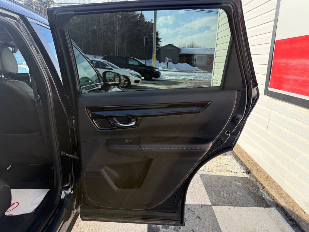 2023 Honda CR-V HYBRID Touring, Keyless entry, remote start, backup camer in COLDBROOK, Nova Scotia - 17 - w1024h768px