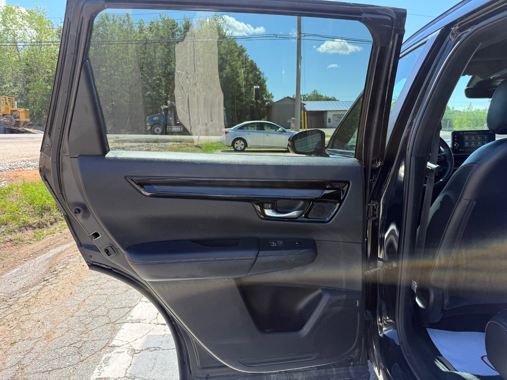 2023 Honda CR-V HYBRID Touring, keyless entry, backup camera, Bluetooth in Kentville, Nova Scotia - 14 - w1024h768px