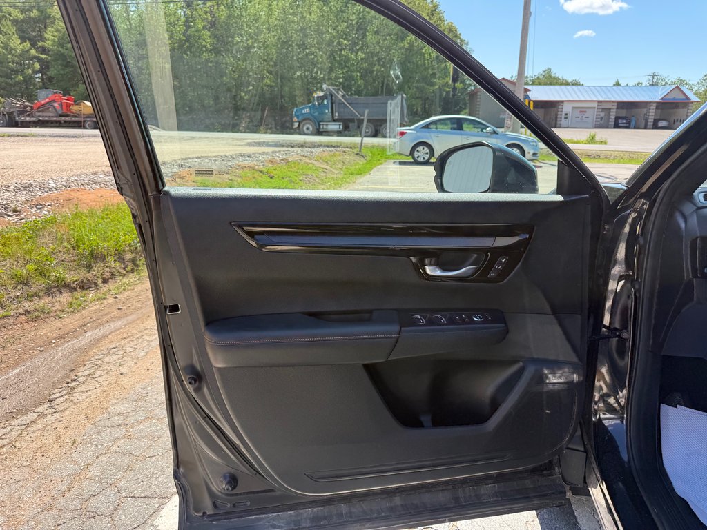 2023 Honda CR-V HYBRID Touring, keyless entry, backup camera, Bluetooth in Kentville, Nova Scotia - 7 - w1024h768px