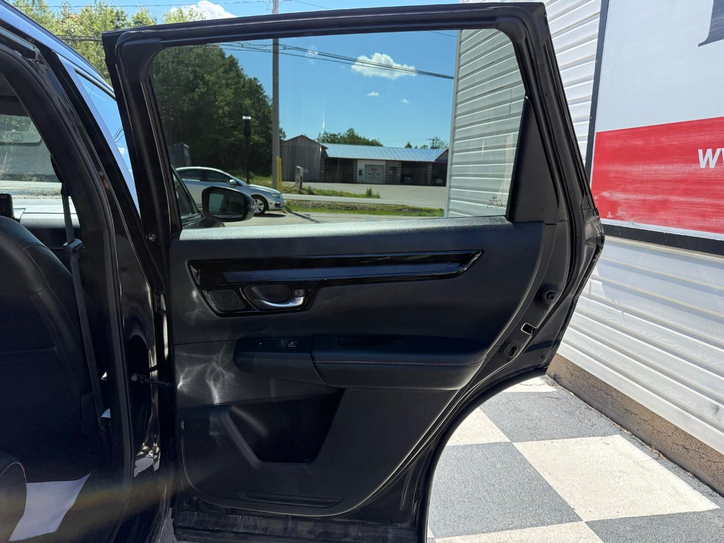 2023 Honda CR-V HYBRID Touring, keyless entry, backup camera, Bluetooth in Kentville, Nova Scotia - 17 - w1024h768px