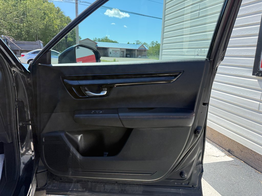 2023 Honda CR-V HYBRID Touring, keyless entry, backup camera, Bluetooth in Kentville, Nova Scotia - 19 - w1024h768px