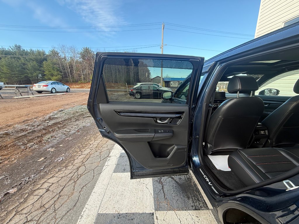 2024 Honda CR-V Hybrid Touring, hybrid, keyless entry, remote start in Kentville, Nova Scotia - 14 - w1024h768px