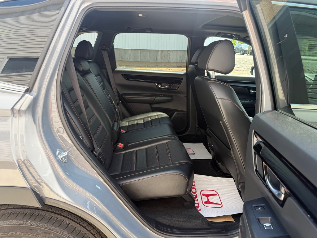 2025 Honda CR-V SPORT TOURING Touring, keyless entry, backup camera, Bluetooth in COLDBROOK, Nova Scotia - 18 - w1024h768px