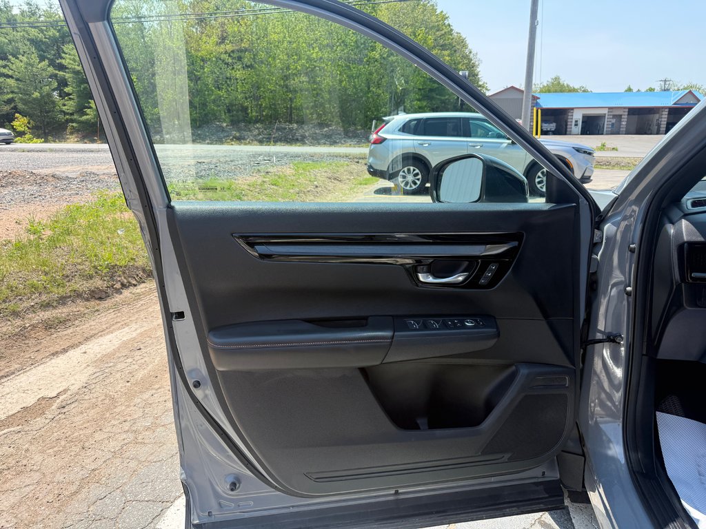 2025 Honda CR-V SPORT TOURING Touring, keyless entry, backup camera, Bluetooth in COLDBROOK, Nova Scotia - 7 - w1024h768px