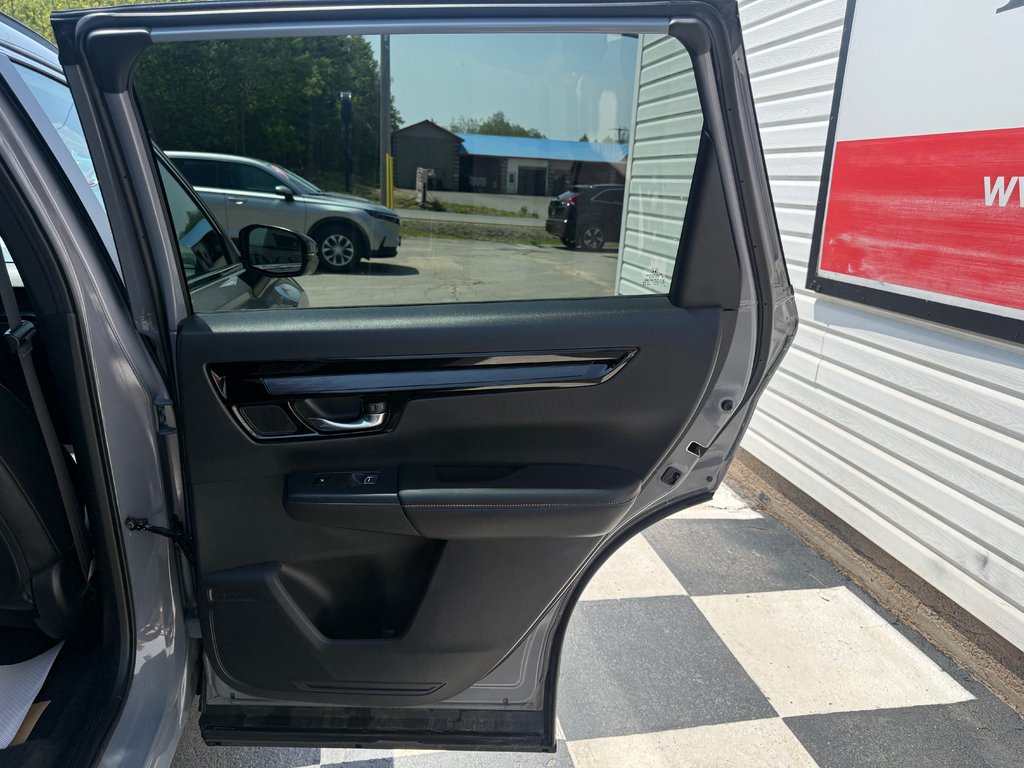 2025 Honda CR-V SPORT TOURING Touring, keyless entry, backup camera, Bluetooth in COLDBROOK, Nova Scotia - 17 - w1024h768px