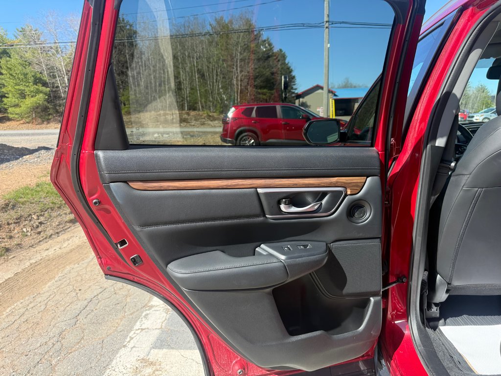 2022 Honda CR-V TOURING Touring, keyless entry, backup camera, Bluetooth in COLDBROOK, Nova Scotia - 14 - w1024h768px