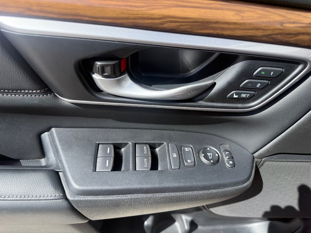 2022 Honda CR-V TOURING Touring, keyless entry, backup camera, Bluetooth in COLDBROOK, Nova Scotia - 8 - w1024h768px