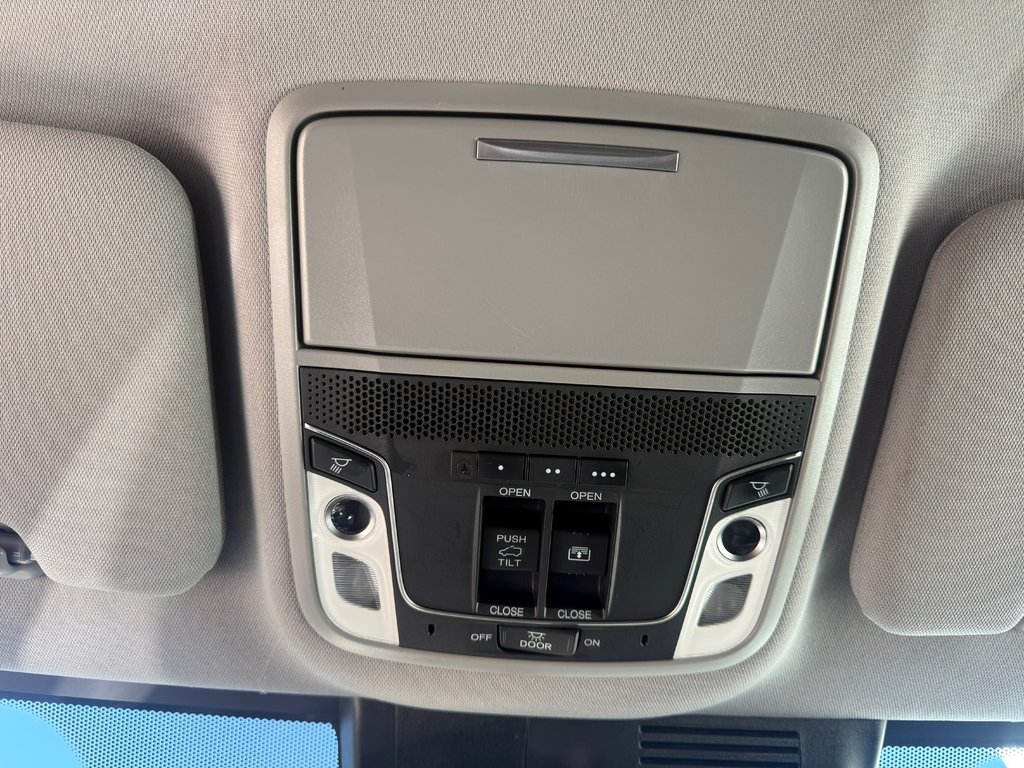 2022 Honda CR-V TOURING Touring, keyless entry, backup camera, Bluetooth in COLDBROOK, Nova Scotia - 13 - w1024h768px