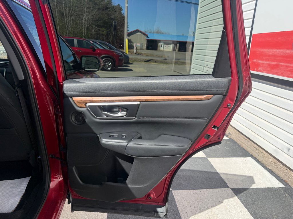 2022 Honda CR-V TOURING Touring, keyless entry, backup camera, Bluetooth in COLDBROOK, Nova Scotia - 17 - w1024h768px