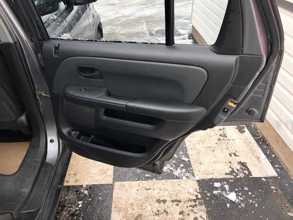 2005 Honda CR-V EX-L - sunroof, heated seats, reverse camera, a/c in COLDBROOK, Nova Scotia - 21 - w1024h768px