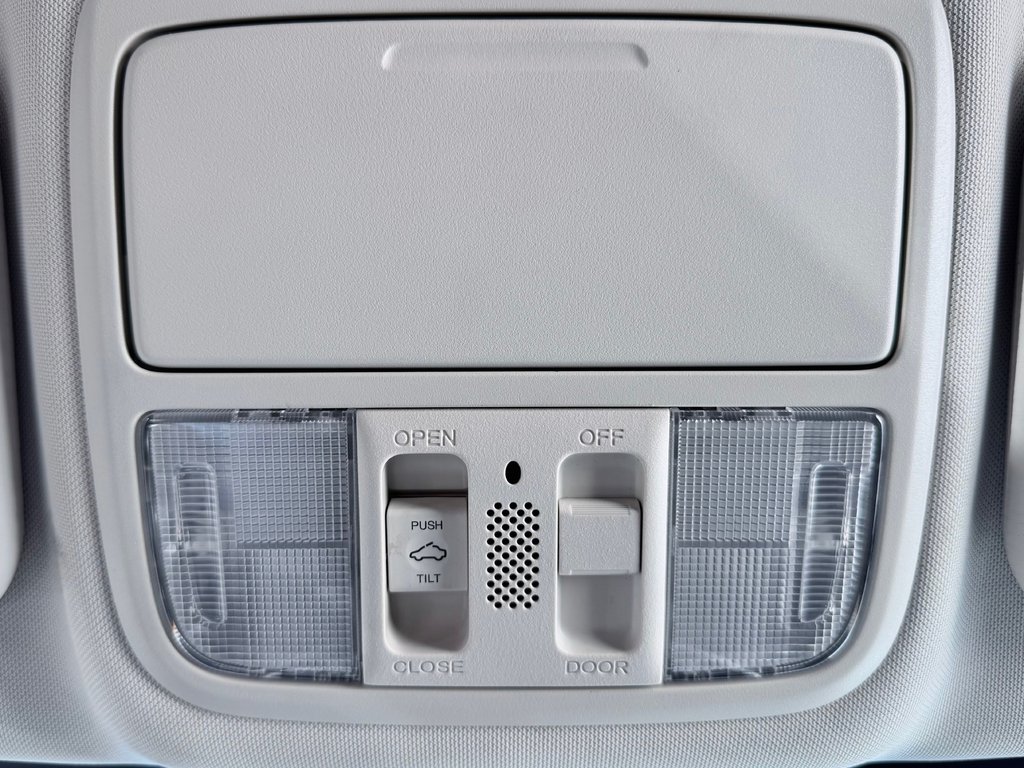 2013 Honda CR-V Touring | Reverse Camera, Heated Front Seats in COLDBROOK, Nova Scotia - 15 - w1024h768px