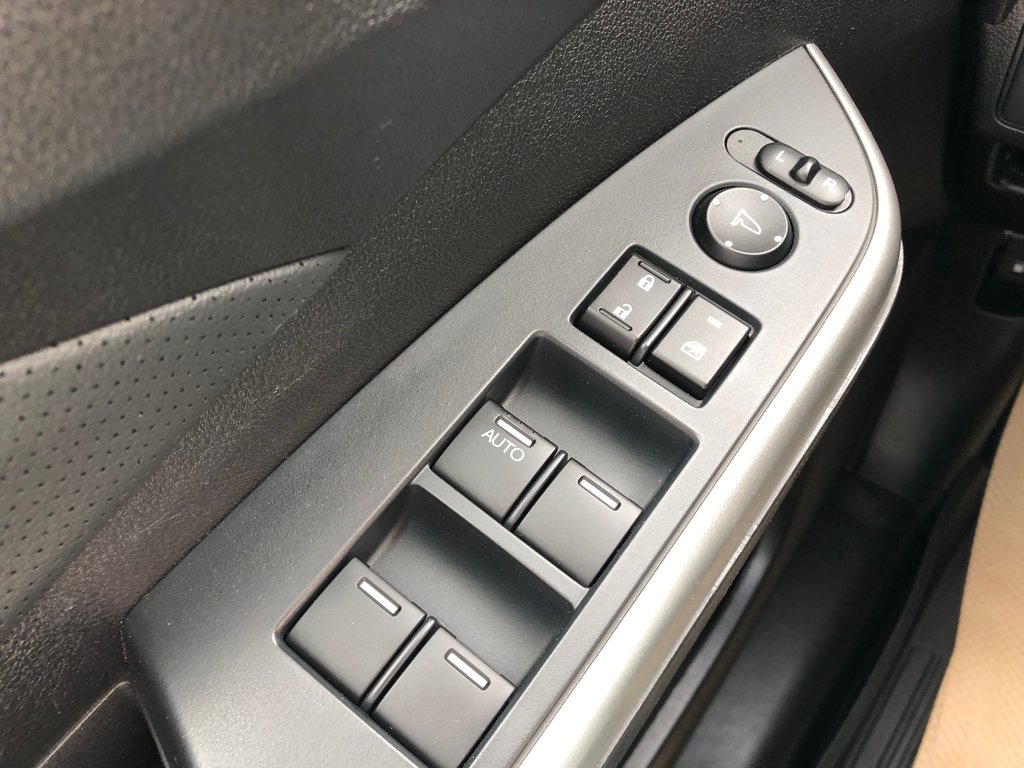 2015 Honda CR-V Touring - sunroof, power and heated seats, cruise in COLDBROOK, Nova Scotia - 7 - w1024h768px