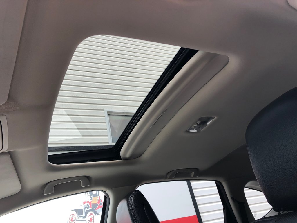 2015 Honda CR-V Touring - sunroof, power and heated seats, cruise in COLDBROOK, Nova Scotia - 23 - w1024h768px