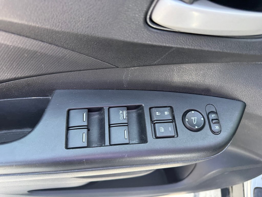 2015 Honda CR-V LX, keyless entry, backup camera, Bluetooth in Kentville, Nova Scotia - 8 - w1024h768px