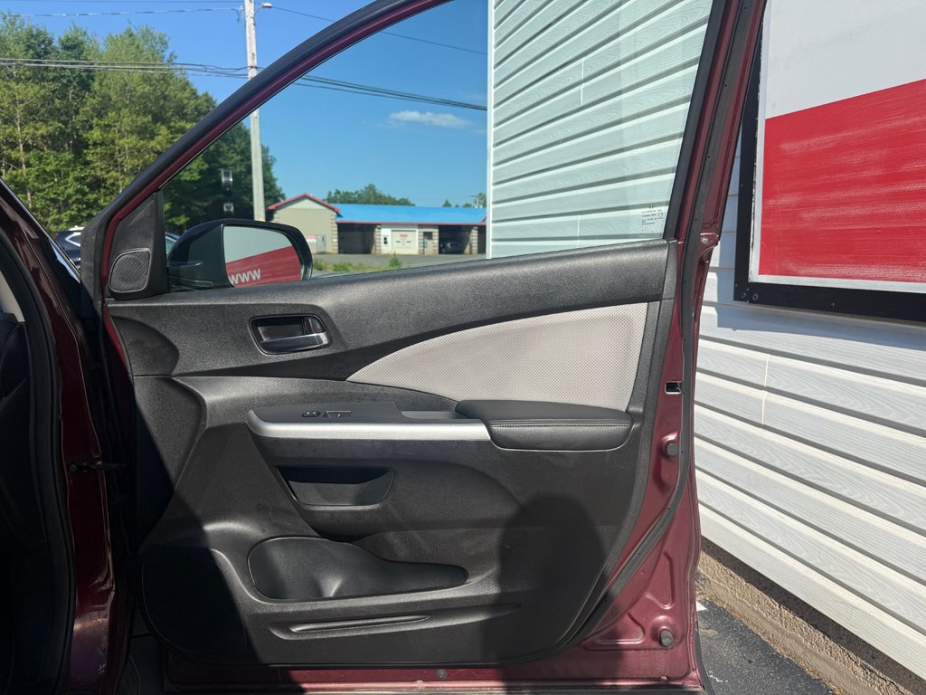 2016 Honda CR-V Touring, keyless entry, backup camera, Bluetooth in COLDBROOK, Nova Scotia - 20 - w1024h768px