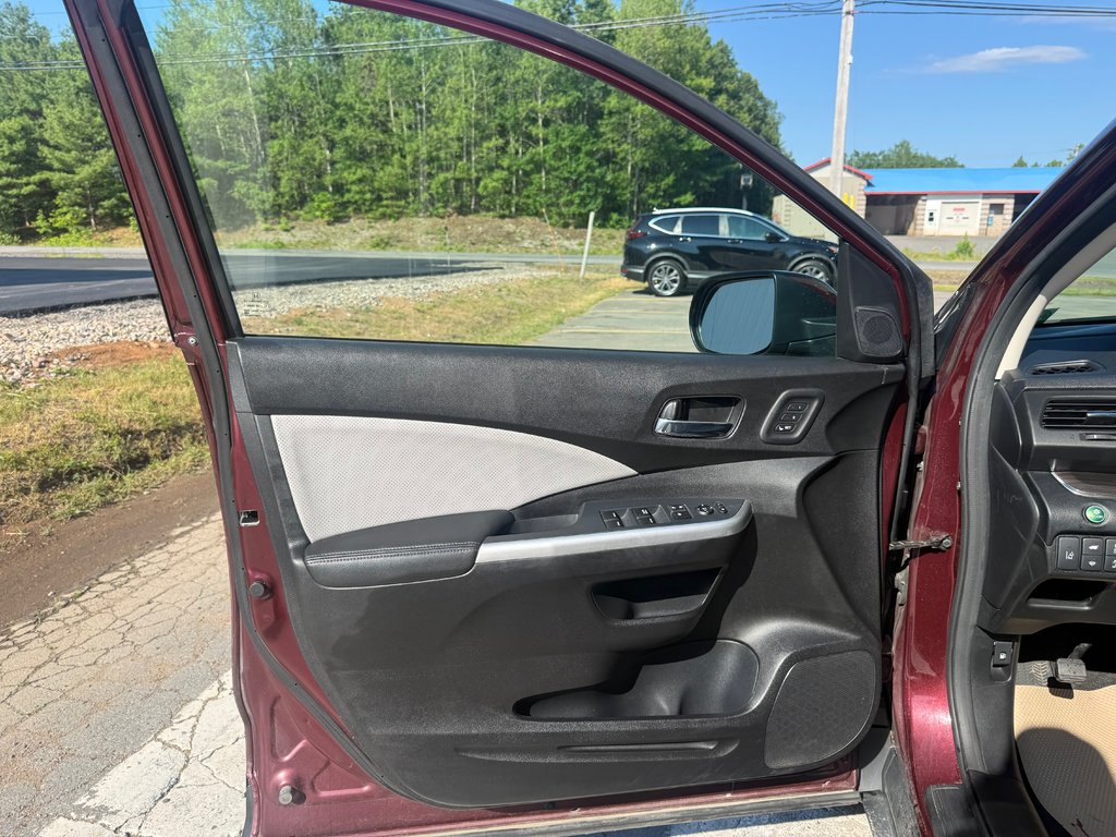 2016 Honda CR-V Touring, keyless entry, backup camera, Bluetooth in COLDBROOK, Nova Scotia - 7 - w1024h768px