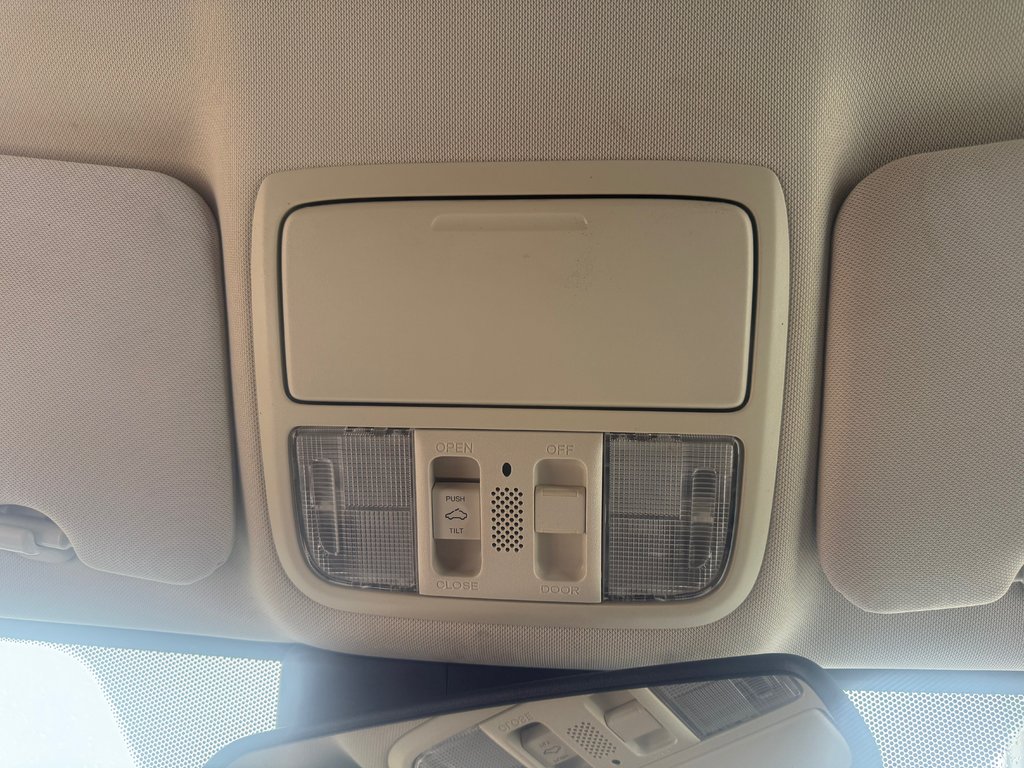 Honda CR-V Touring, keyless entry, backup camera, Bluetooth 2016 à COLDBROOK, Nouvelle-Écosse - 13 - w1024h768px