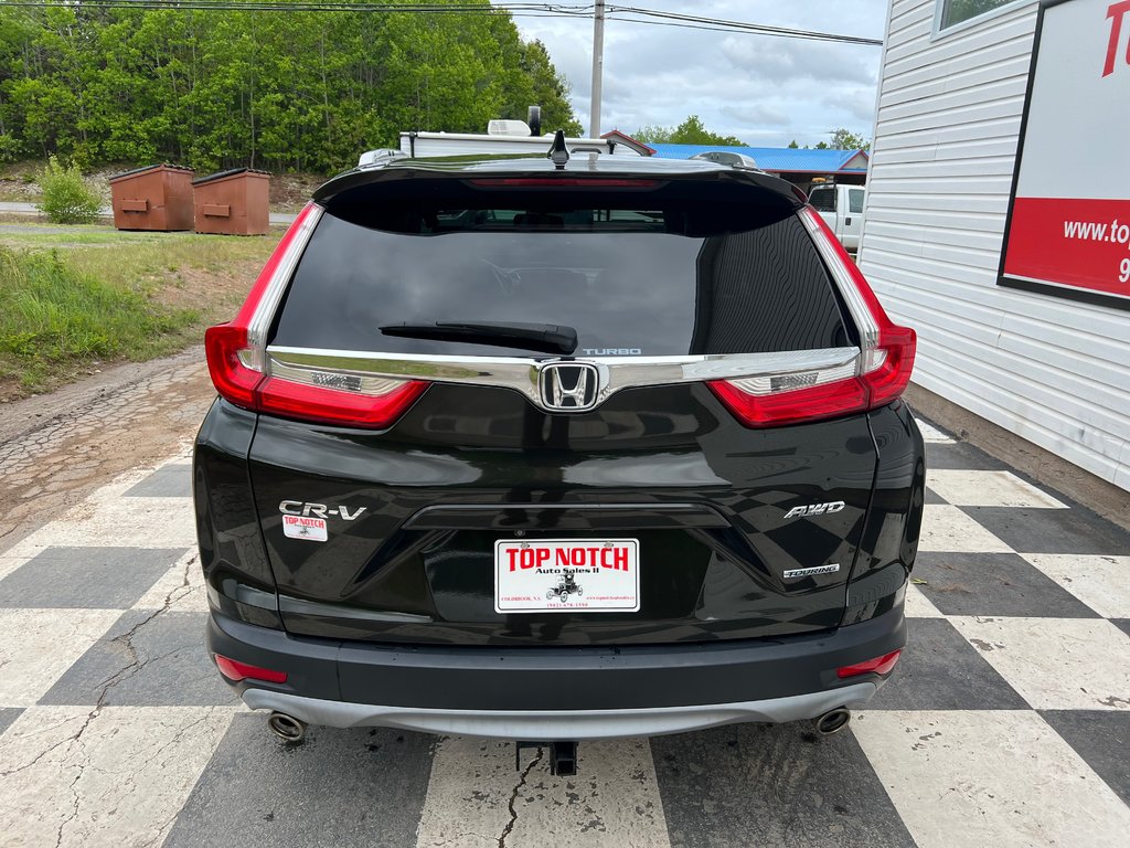 2017  CR-V Touring - AWD, Leather, Sunroof, Tow PKG, Alloys in COLDBROOK, Nova Scotia - 5 - w1024h768px