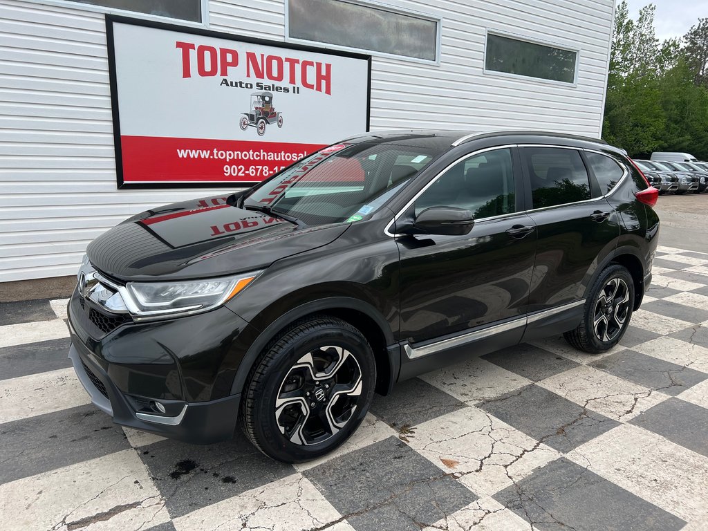 2017  CR-V Touring - AWD, Leather, Sunroof, Tow PKG, Alloys in COLDBROOK, Nova Scotia - 1 - w1024h768px