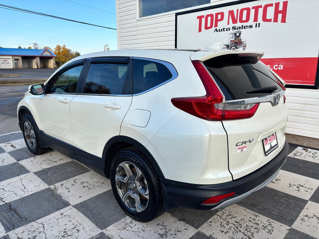 2017  CR-V EX - sunroof, alloys, reverse camera, heated seats in COLDBROOK, Nova Scotia - 6 - w1024h768px