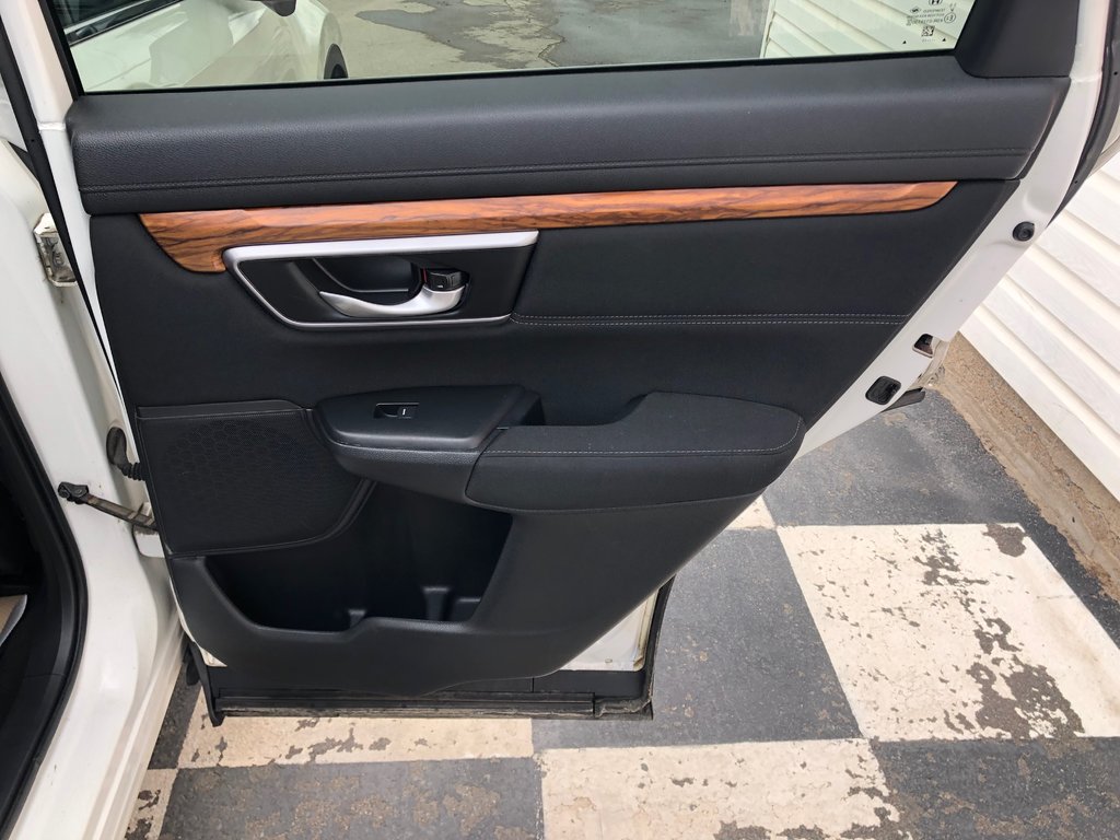 2017 Honda CR-V EX - sunroof, power and heated seats, cruise, a/c in COLDBROOK, Nova Scotia - 23 - w1024h768px
