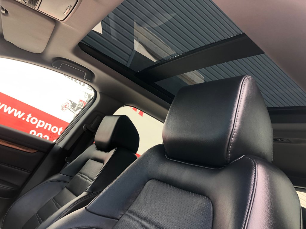 2017 Honda CR-V Touring - Sunroof, Reverse Camera, Leather Seats in COLDBROOK, Nova Scotia - 21 - w1024h768px