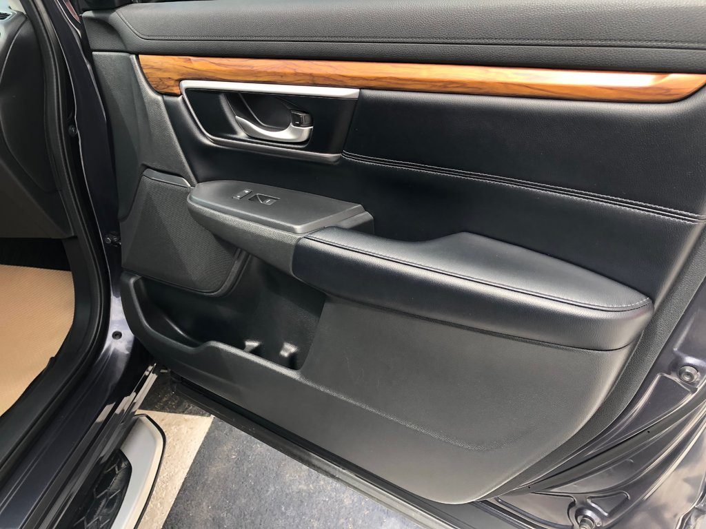 2017 Honda CR-V Touring - Sunroof, Reverse Camera, Leather Seats in COLDBROOK, Nova Scotia - 27 - w1024h768px