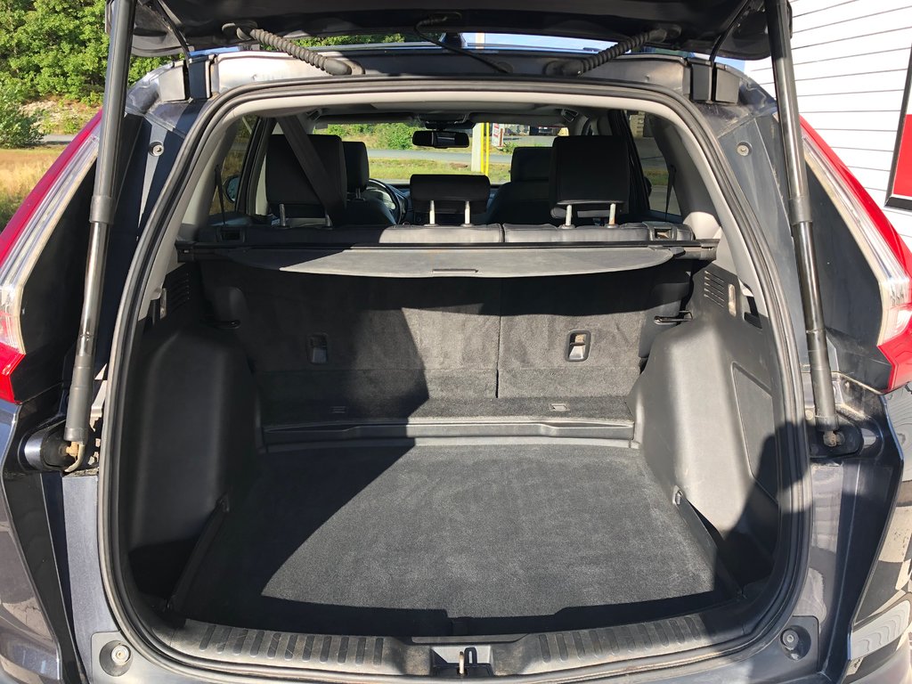 2018  CR-V Touring, power seats, sunroof, reverse camera in COLDBROOK, Nova Scotia - 24 - w1024h768px