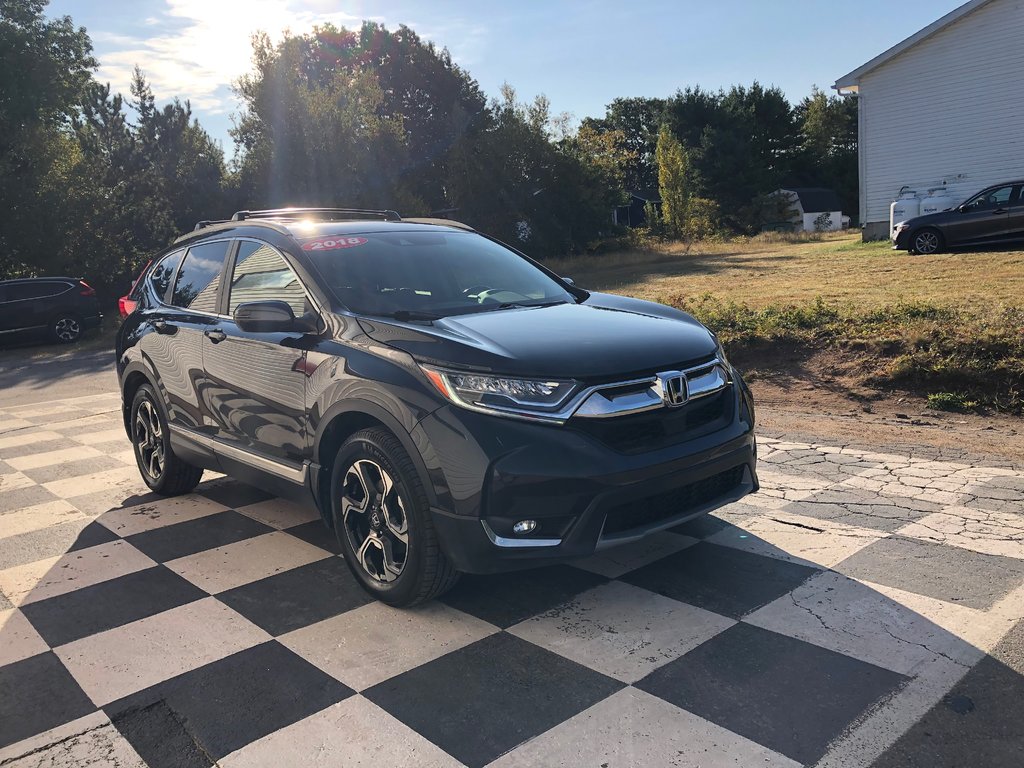 2018  CR-V Touring, power seats, sunroof, reverse camera in COLDBROOK, Nova Scotia - 3 - w1024h768px