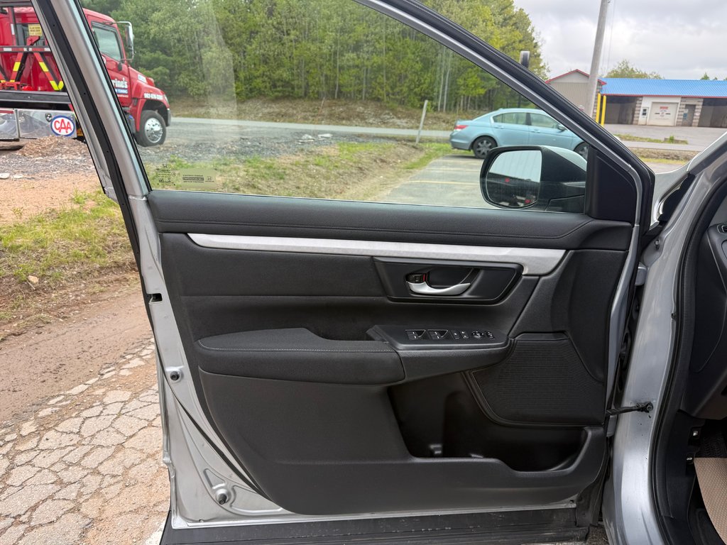 2018 Honda CR-V LX, keyless entry, backup camera, Bluetooth in COLDBROOK, Nova Scotia - 7 - w1024h768px