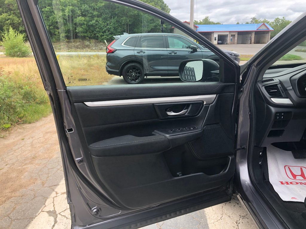 2020  CR-V LX, hands free, cruise control, reverse camera in COLDBROOK, Nova Scotia - 16 - w1024h768px