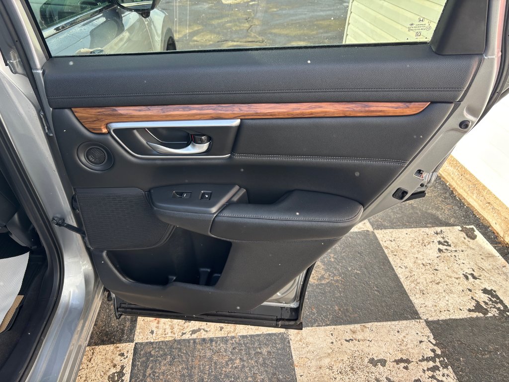 2020 Honda CR-V EX-L - leather seats, power seats, sunroof, a/c in COLDBROOK, Nova Scotia - 25 - w1024h768px